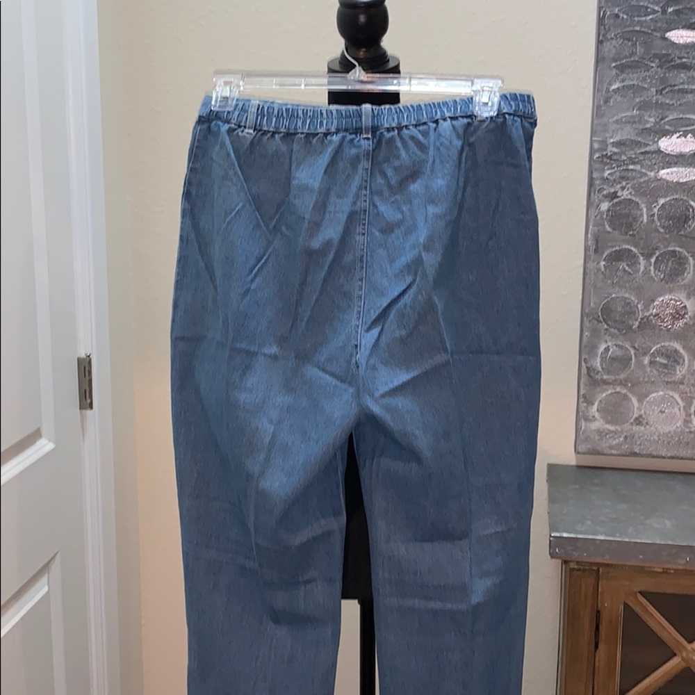 Jeans - Picture 7 of 8